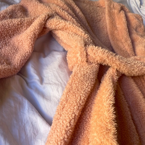 Fuzzy/Fur Pink Robe - Picture 3 of 5